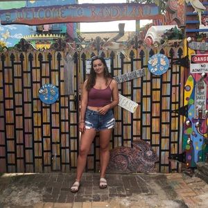 Meet your Posher, Liana